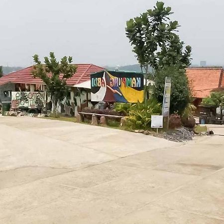 红色伙伴甘榜阿布迪伊斯兰度假村 茂物 外观 照片